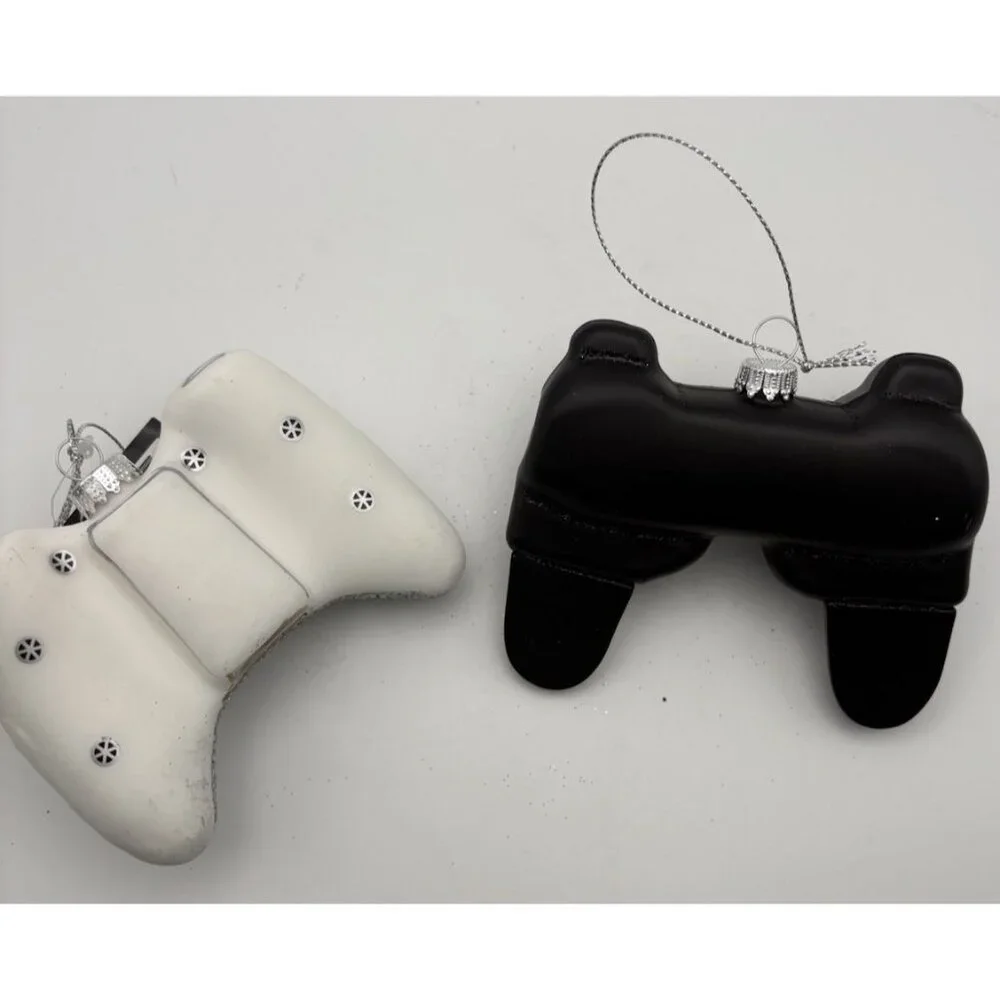 Robert Stanley Xbox Video Game Controller Ornament 1 Black 1 White Glass 4 inch - Picture 2 of 5